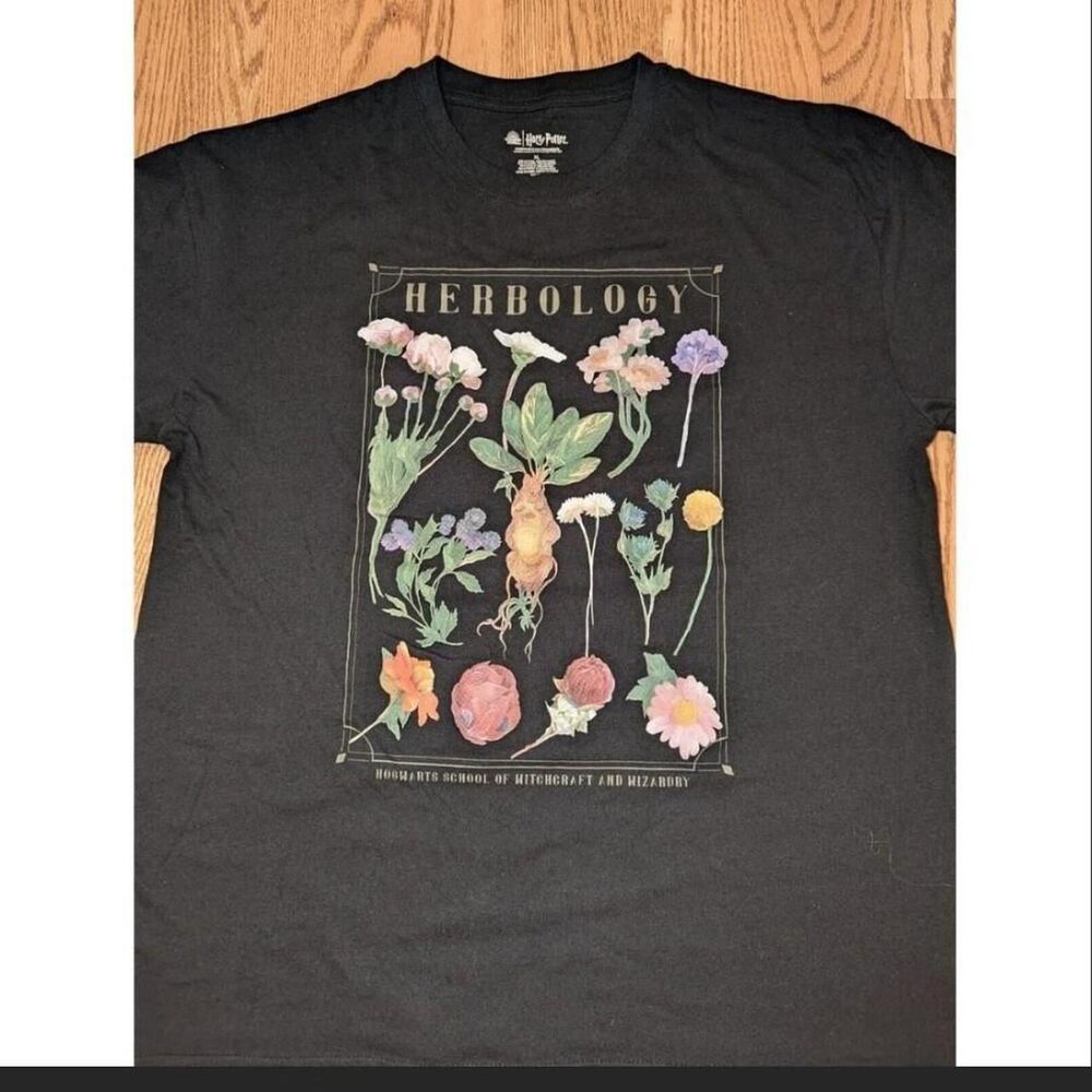 Harry Potter Herbology Hogwarts School of Witchcraft and Wizardry T-Shirt Sz XL